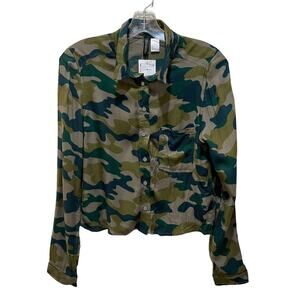 H&M DIVIDED Camo Cropped Button Up Top with Pocket Green Size 8